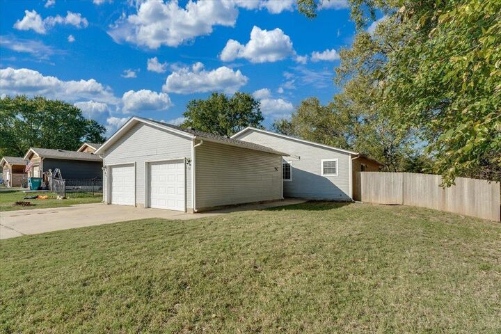 Property Photo: 328 E Deer Creek Dr KS 67133-9399
