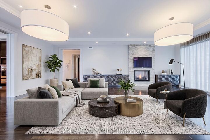 Property Photo:  80 Yorkville Avenue 1004  ON M5R 2C2 