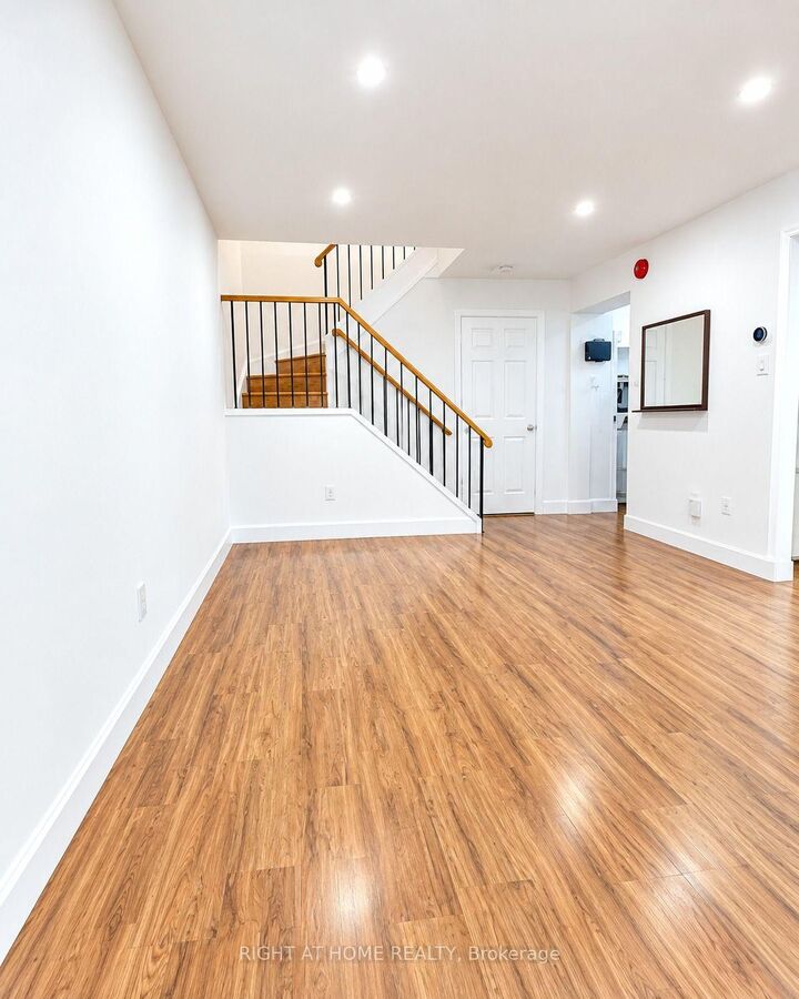 Property Photo:  165 Cherokee Boulevard 149  ON M2J 4T7 