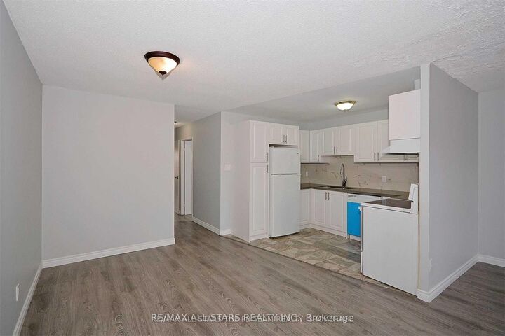 Property Photo:  52 August Avenue 202  ON M1L 3M9 