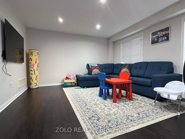Property Photo: 7 Poppythorn Road ON L7A 0R1