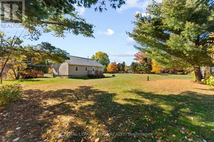 Property Photo: 16 Royal Pines Road ON K0J 1T0