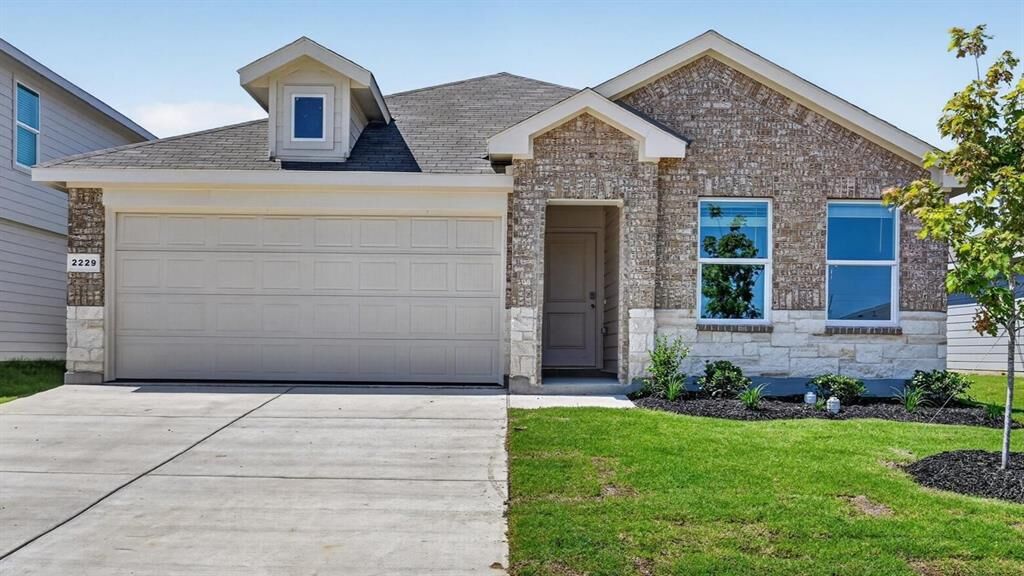 Property Photo: 4168 Sunny Branch Lane TX 76036