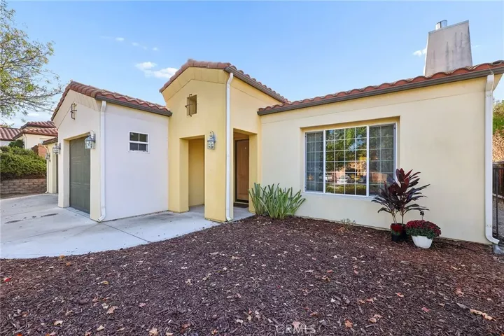 Property Photo:  953 Salida Del Sol  CA 93446 