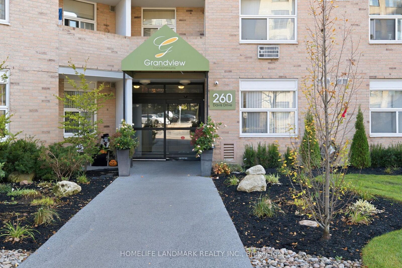 Property Photo:  260 Davis Drive 309  ON L3Y 7C3 