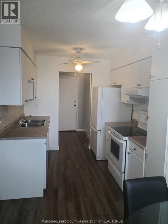 Property Photo:  150 Park Street West 1402  ON N9A 7A2 