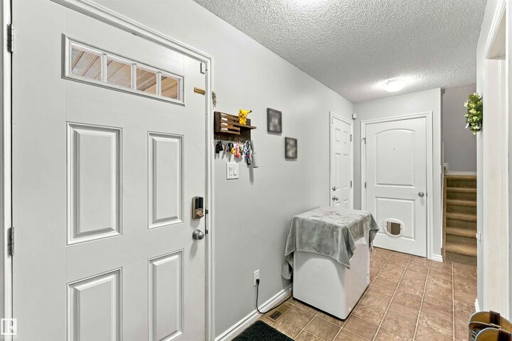 Property Photo:  9531 Simpson Court NW  AB T6R 0T8 