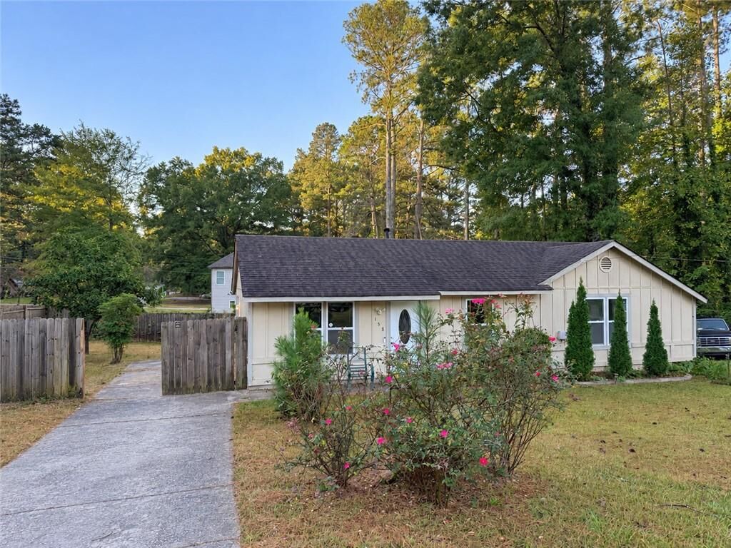 Property Photo: 158 Ashwood Court GA 30274