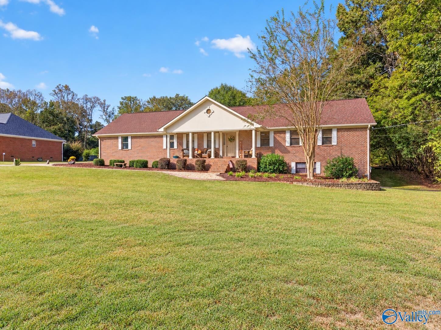 Property Photo: 2660 Brierwood Drive AL 35903