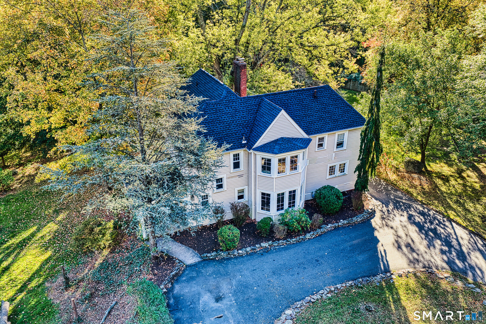 Property Photo:  695 Forest Road  CT 06516 
