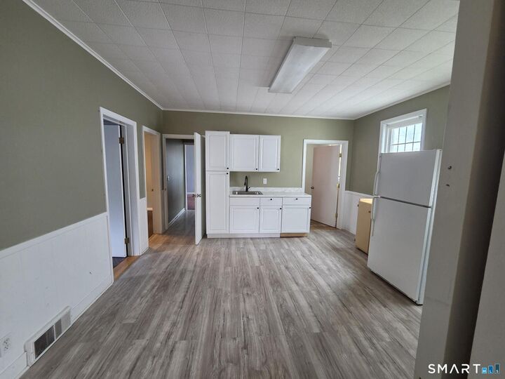 Property Photo:  77 West Street  CT 06810 