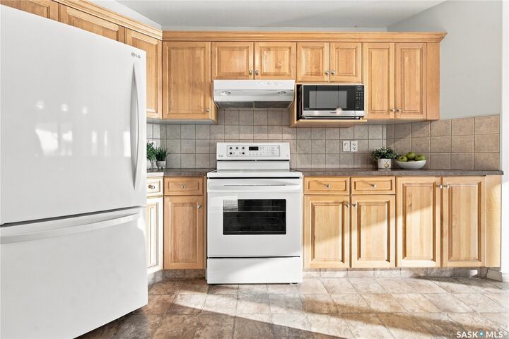 Property Photo:  3144 Randall Road E  SK S4V 2Y9 
