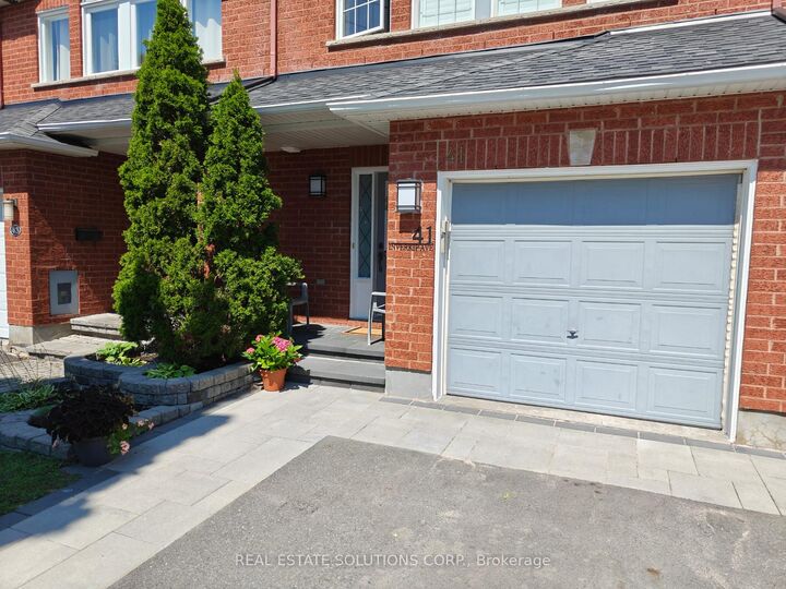 Property Photo:  41 Inverkip Avenue  ON K1T 4B8 