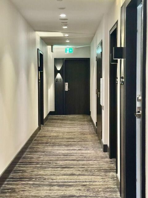 Property Photo:  6 Parkwood Avenue 613  ON M4V 0A3 