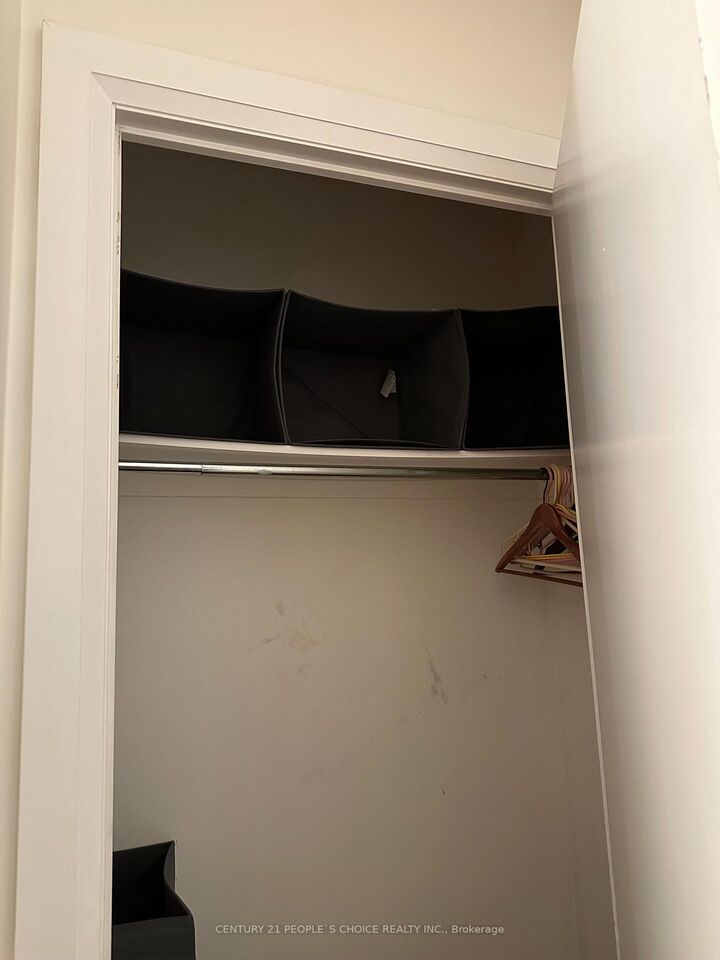 Property Photo:  2737 Keele Street 408  ON M3M 2E9 