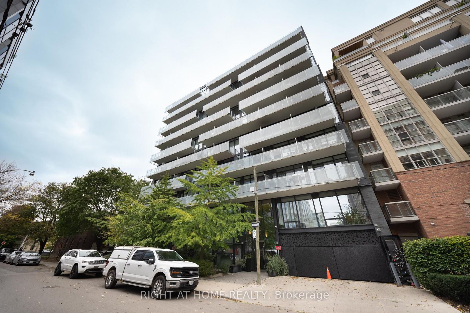 Property Photo: 25 Stafford Street 704 ON M5V 0G3