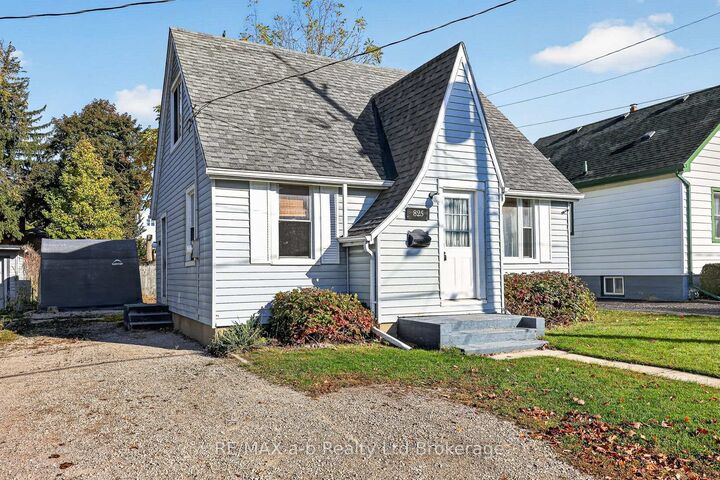 Property Photo:  825 James Street  ON N4S 1R9 