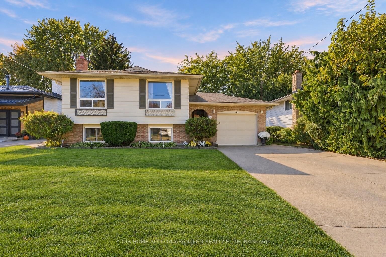 Property Photo:  31 Bendingroad Crescent  ON L2N 5R4 