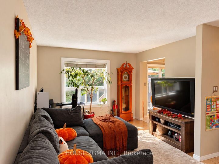 Property Photo: 31 Parkview Drive 6 ON L9W 4H5
