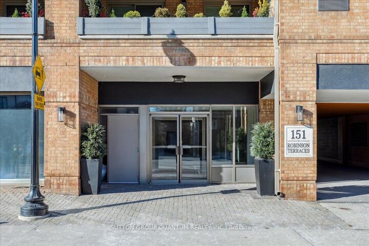 Property Photo:  151 Robinson Street 401  ON L6J 7N3 