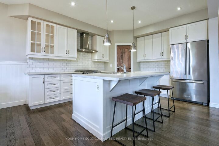 Property Photo: 270 Main Street W 5 ON L3M 3R4