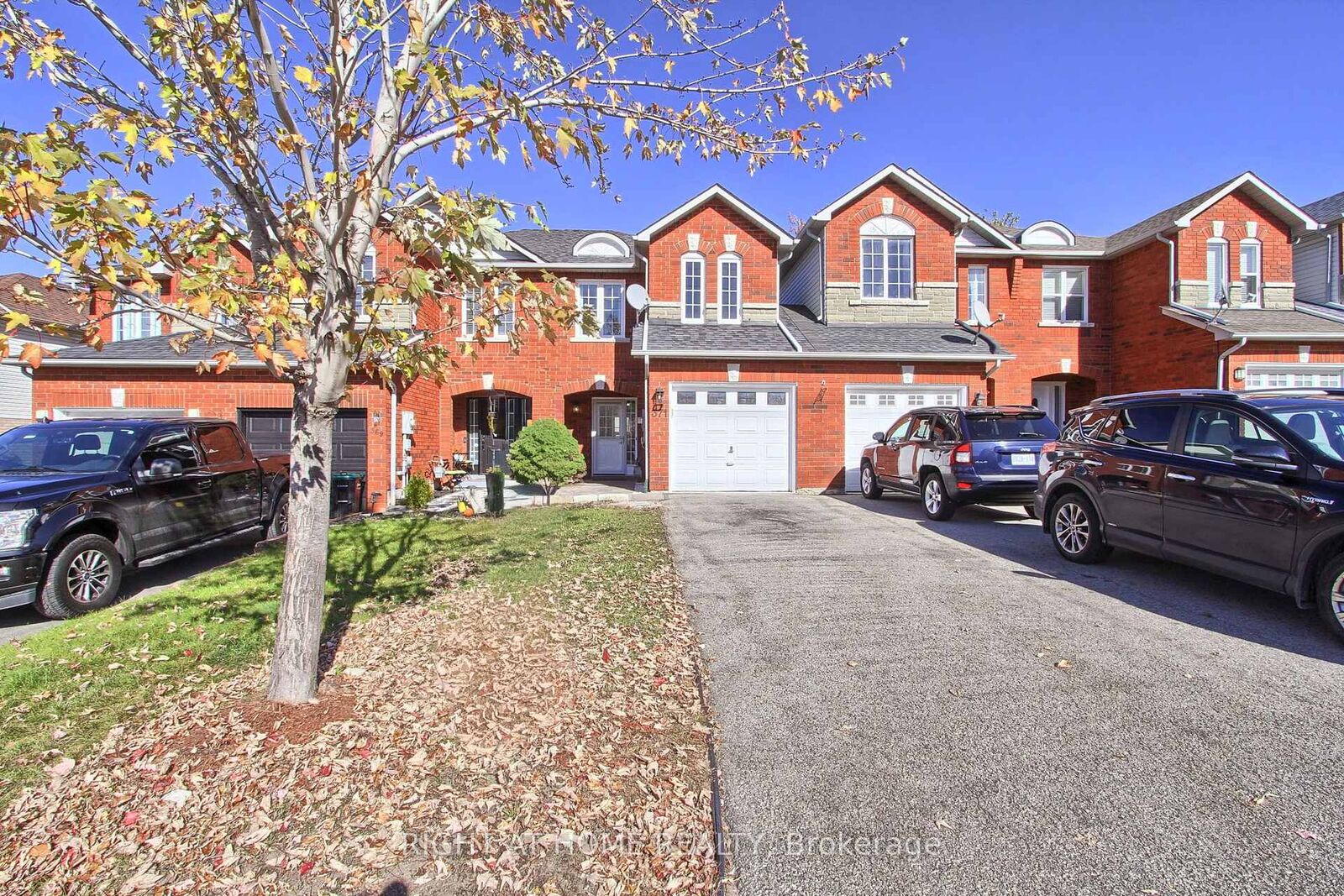 Property Photo:  371 Ferndale Drive  ON L4N 9Y8 