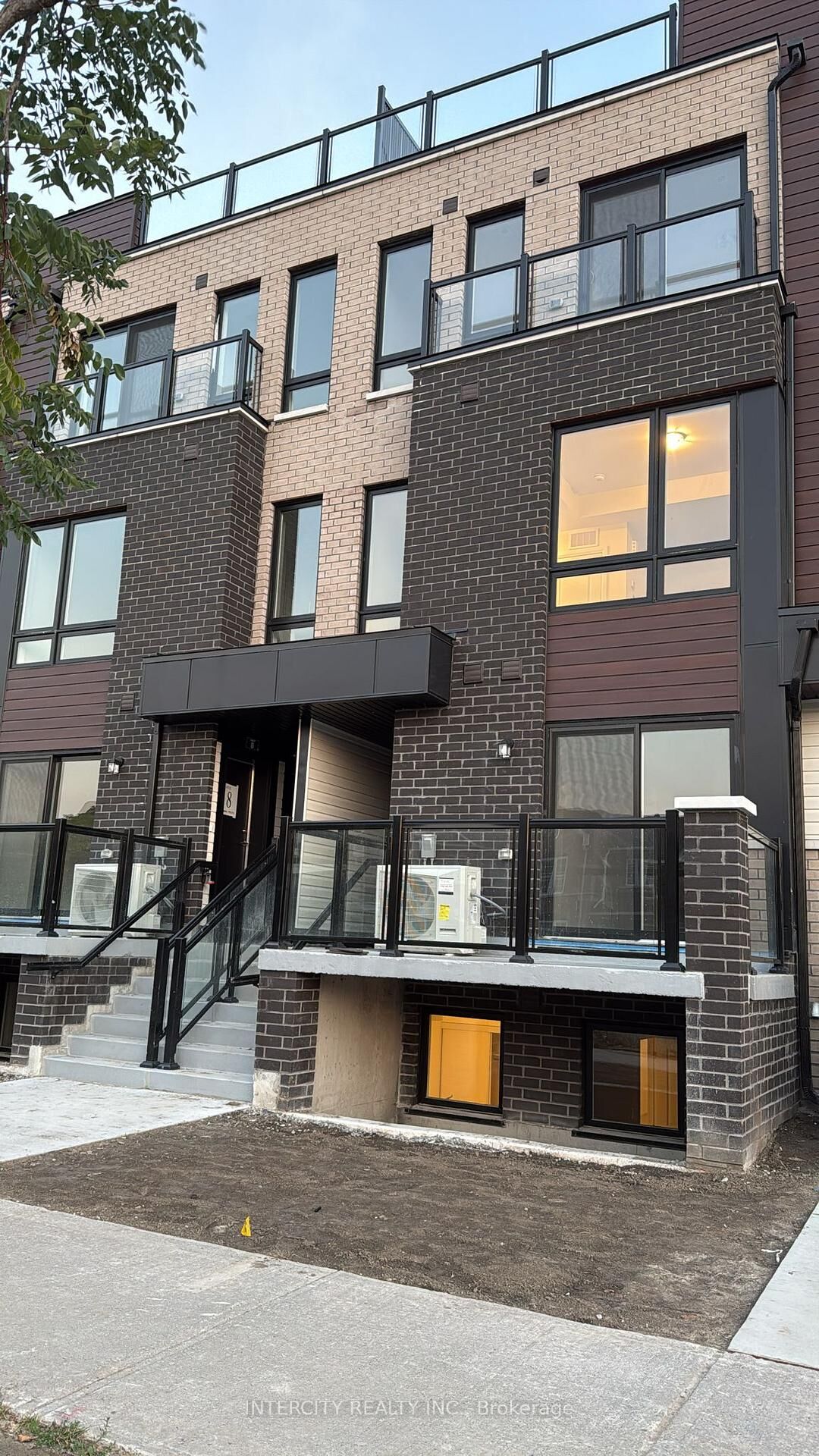 Property Photo:  245 McLevin Avenue 13  ON M1B 0E8 