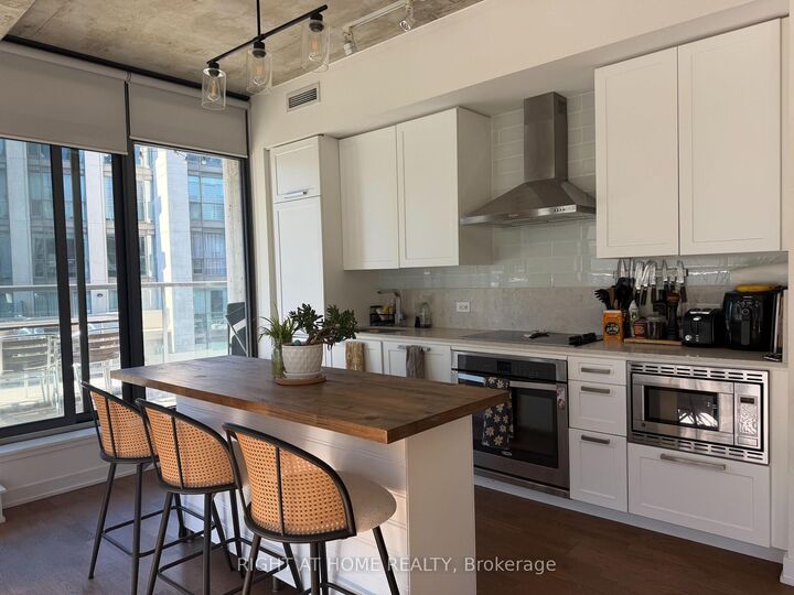 Property Photo: 15 Beverley Street 509 ON M5T 0B3