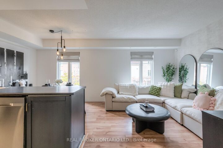 Property Photo: 46 East Liberty Street 524 ON M6K 3P2