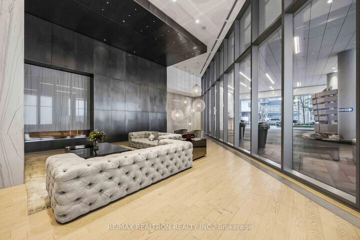 Property Photo: 88 Harbour Street 1410 ON M5J 1B7