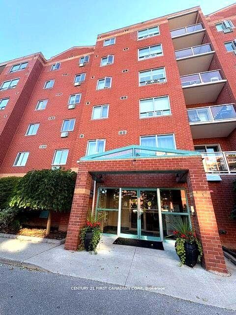 Property Photo:  77 Baseline Road 501  ON N6J 1V5 