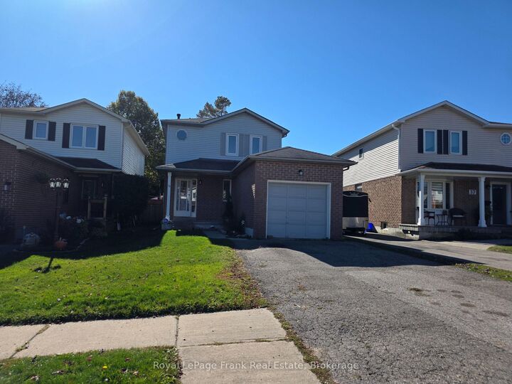 Property Photo:  35 Kingsview Court  ON L1E 1E7 