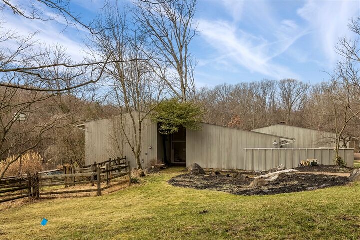 Property Photo:  112 Wynnwood Dr  PA 15215 