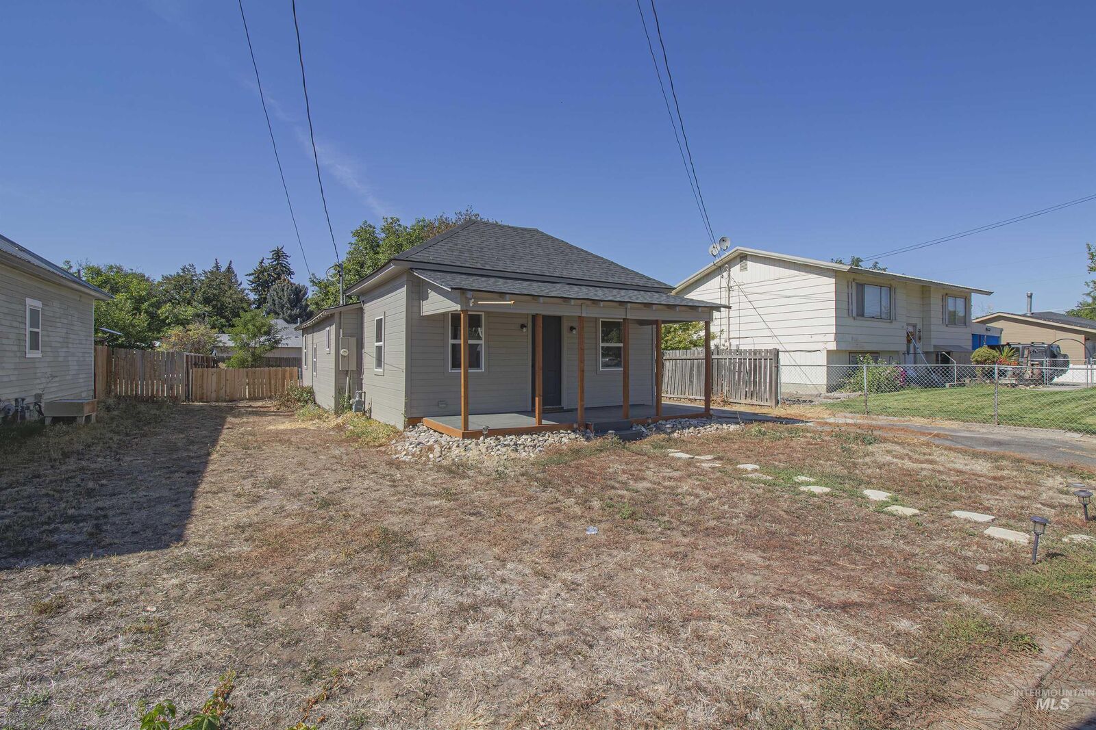 Property Photo: 907 N 7th St ID 83661