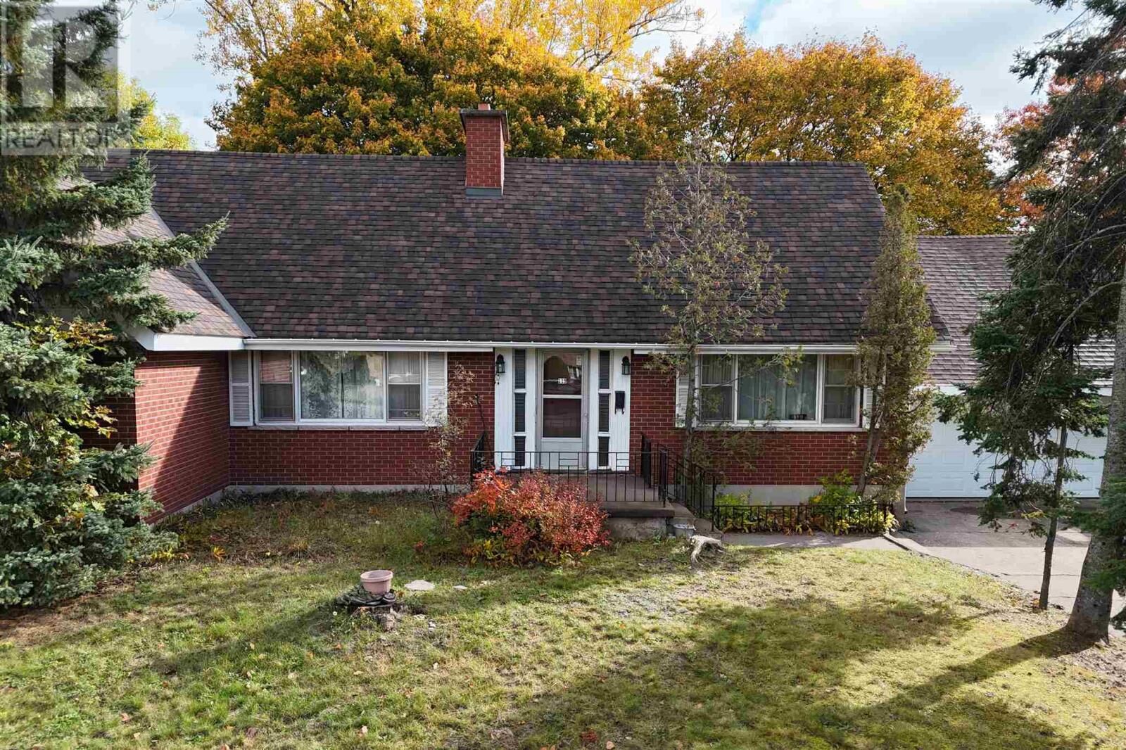 Property Photo: 119 Parkdale Dr ON P6A 4C6
