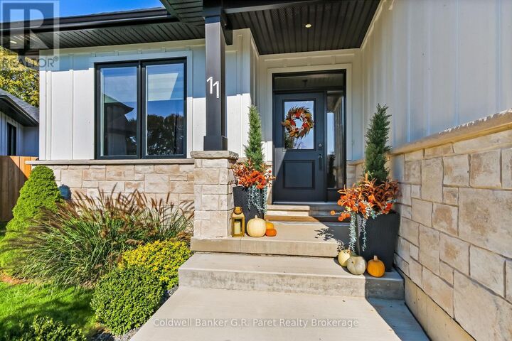 Property Photo:  11 Macneil Court  ON N0J 1T0 