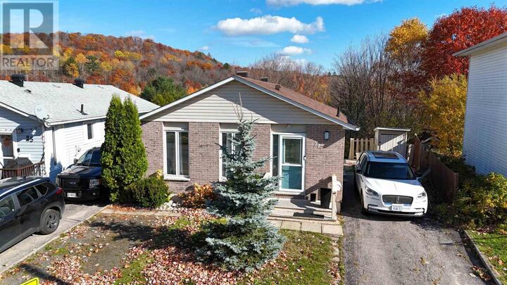 Property Photo:  27 Hergott Ave  ON P5A 3B1 