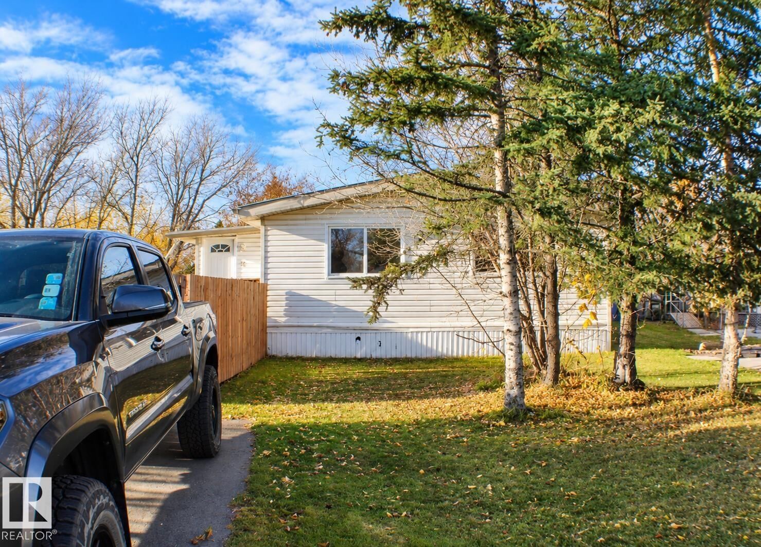 Property Photo:  11 Willow Park Estate  AB T9E 5P9 