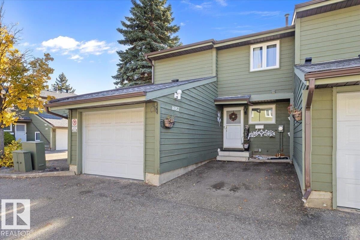 Property Photo:  16957 95 Street NW  AB T5Z 1Z4 