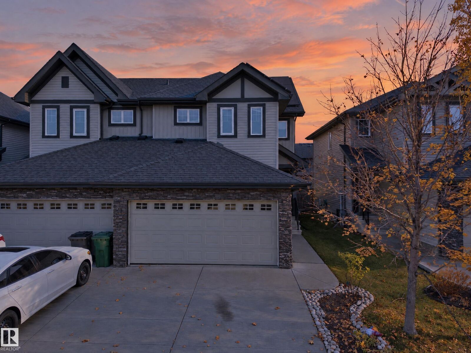 Property Photo: 5813 64 Street AB T4X 1Z1