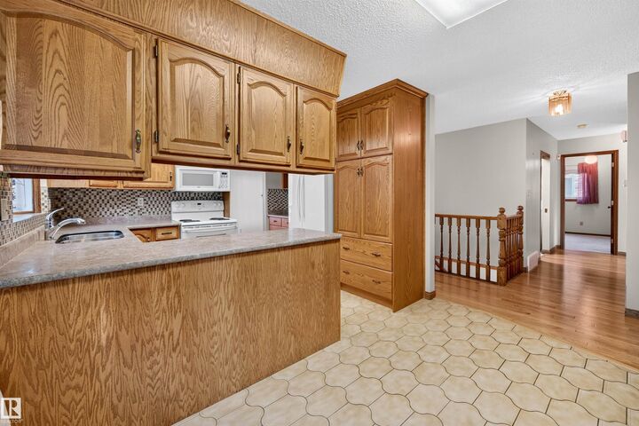 Property Photo: 7 Langholm Drive AB T8N 3M7
