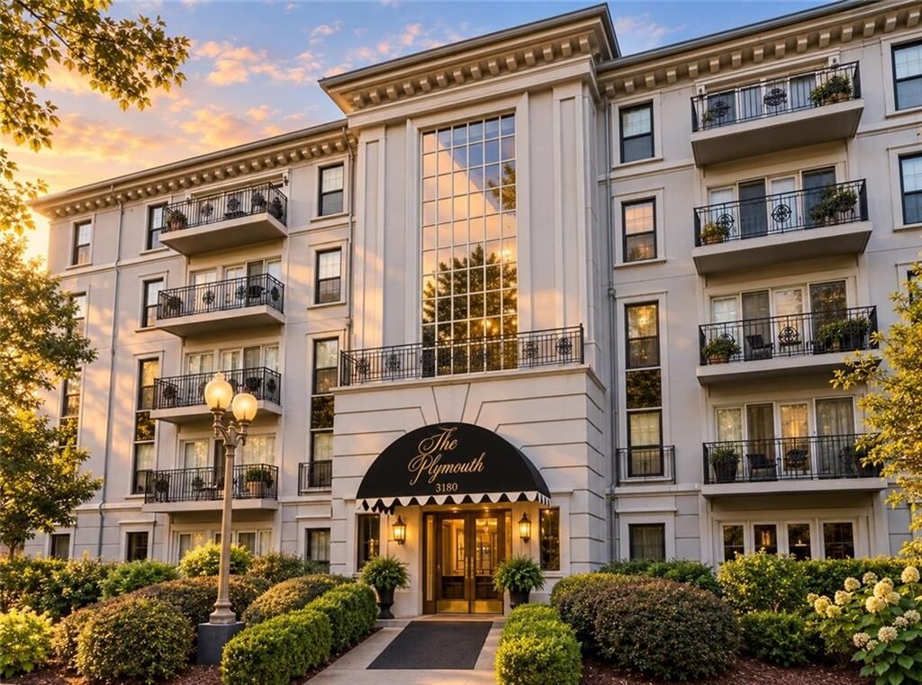Property Photo: 3203 Lenox Road NE 24 GA 30324