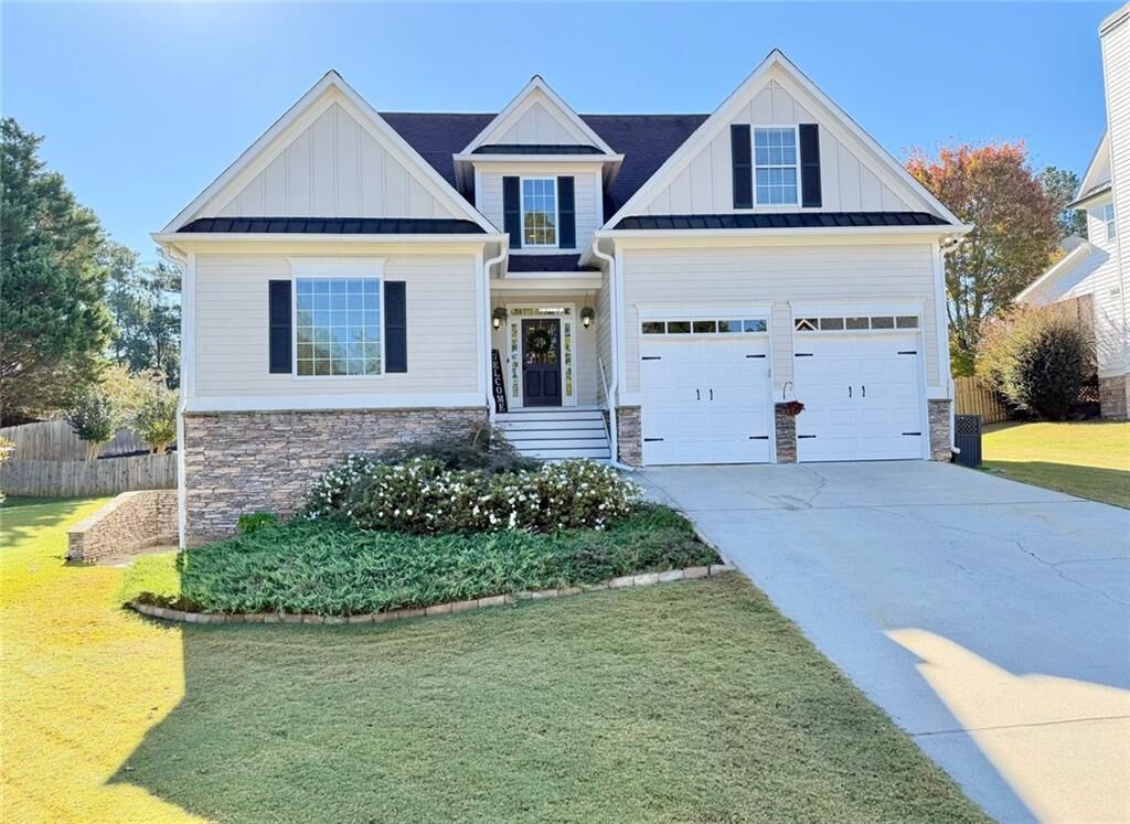Property Photo: 2004 Hubbard Court GA 30180