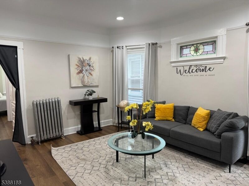 Property Photo:  150 N 18th St 2  NJ 07017 