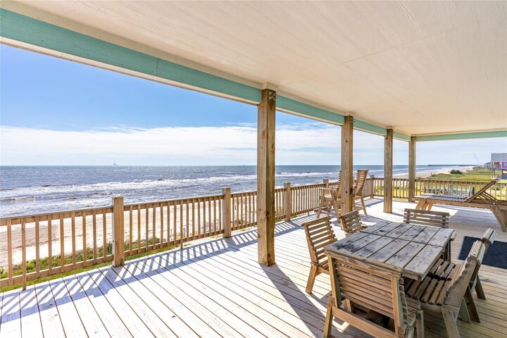 Property Photo: 992 Hilton Head TX 77617