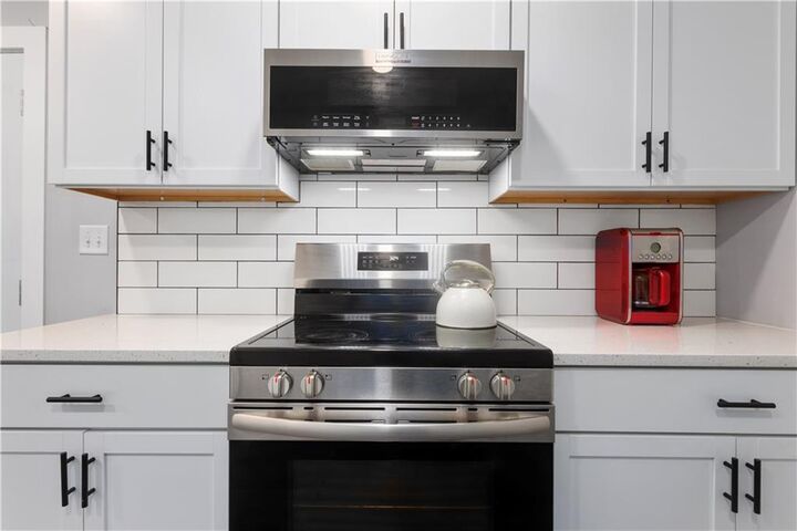 Property Photo:  2611 Cook Road  MO 64505 
