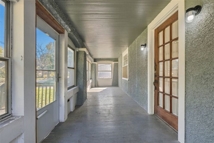 Property Photo: 1300 46th Street IA 50311
