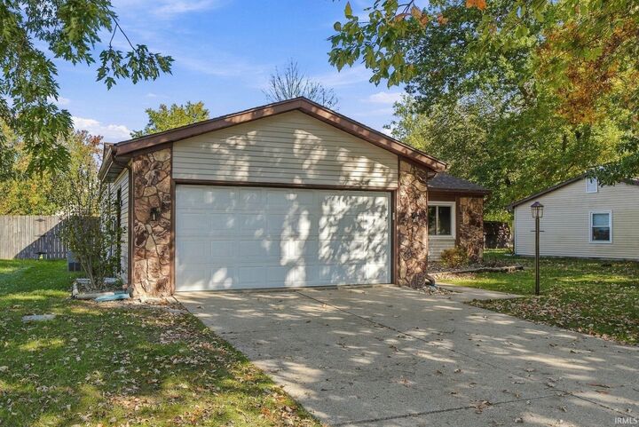 Property Photo:  632 Harbor Walk Drive  IN 46819-2619 