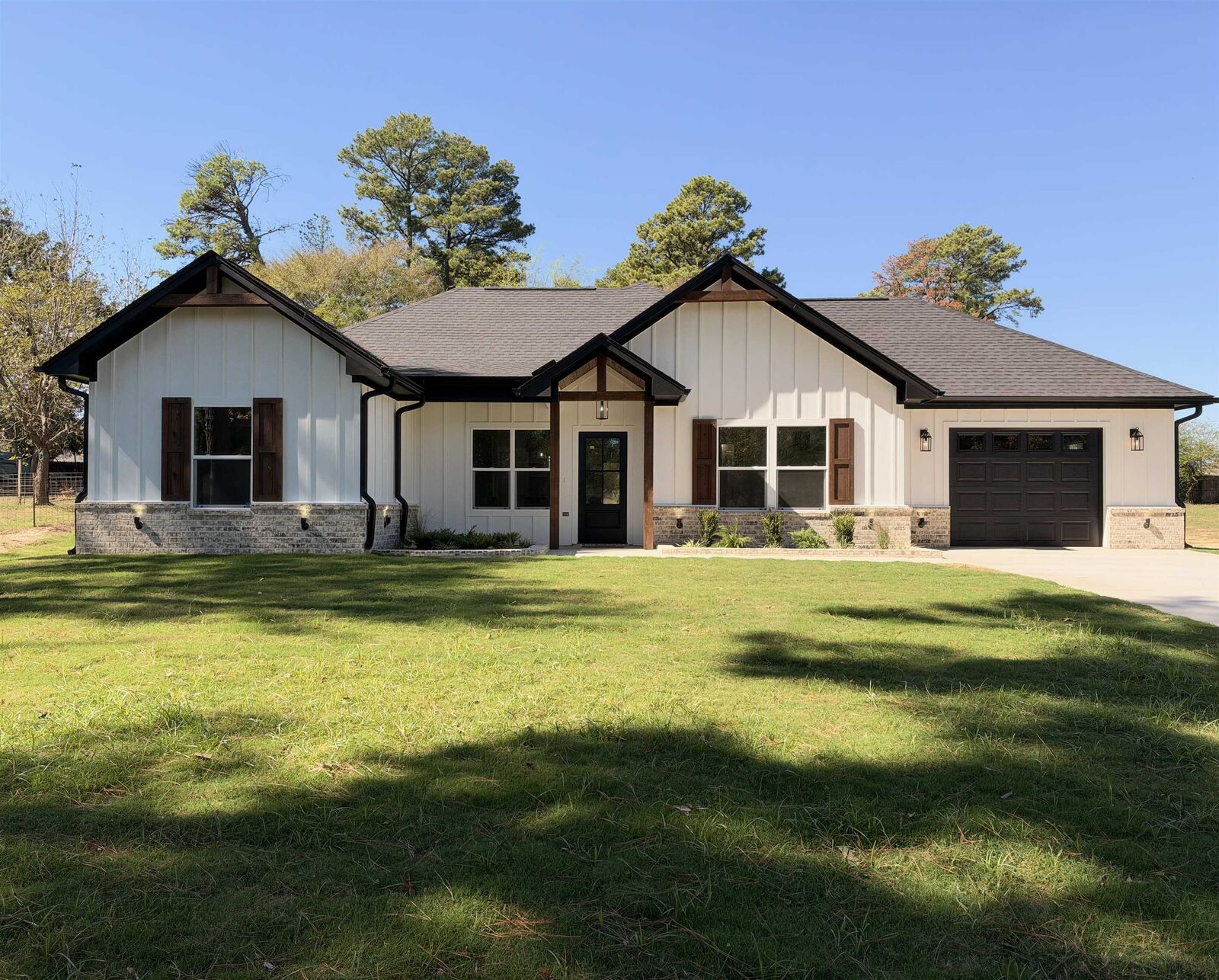 Property Photo:  295 Yandle Dr.  TX 75652 