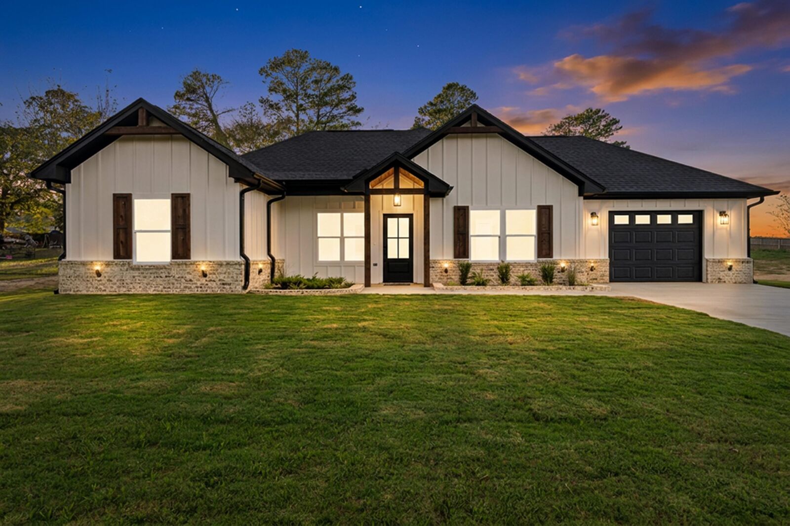 Property Photo:  295 Yandle Dr.  TX 75652 